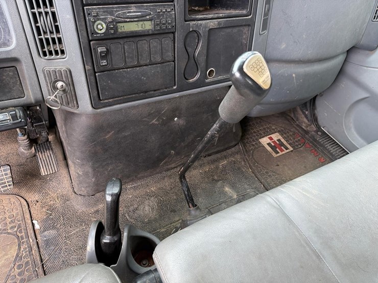2007-international-durastar-4300-image-25