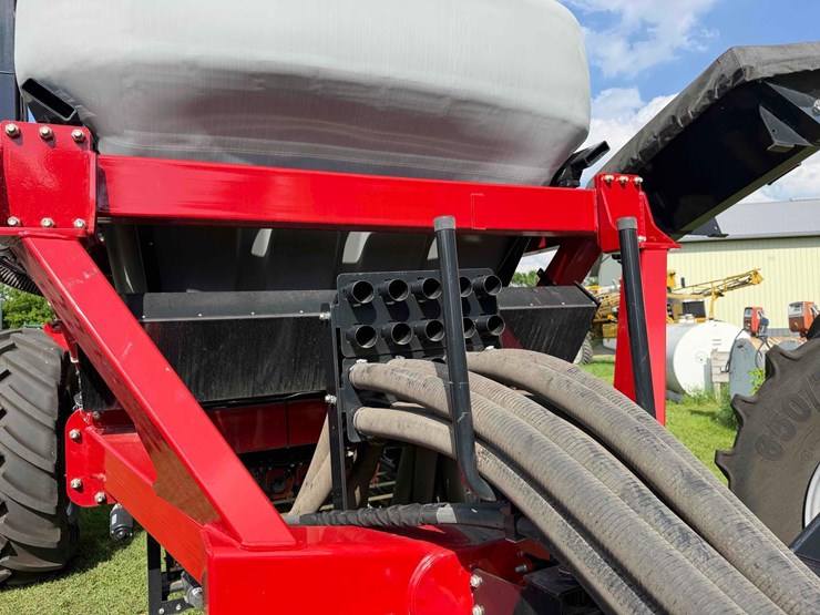 case-ih-3445-airseeder-image-11