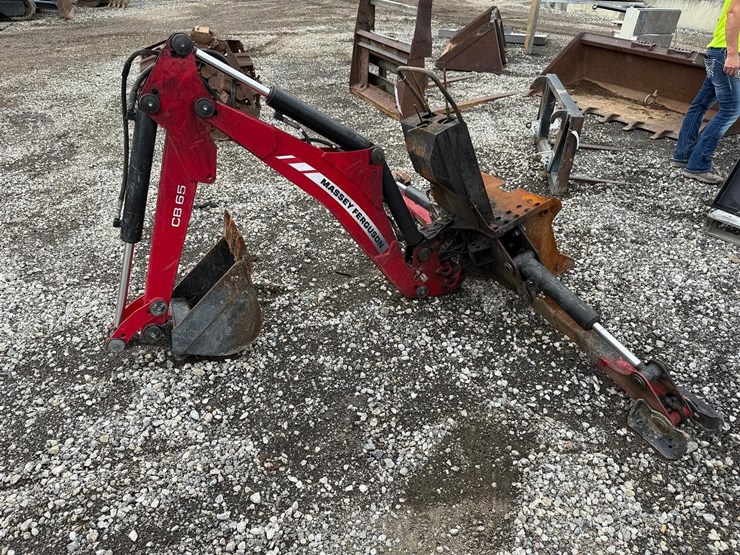 massey-ferguson-gc1710-image-2