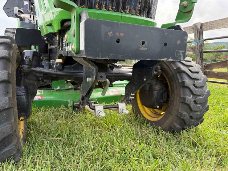 2025-john-deere-2025r-image-8