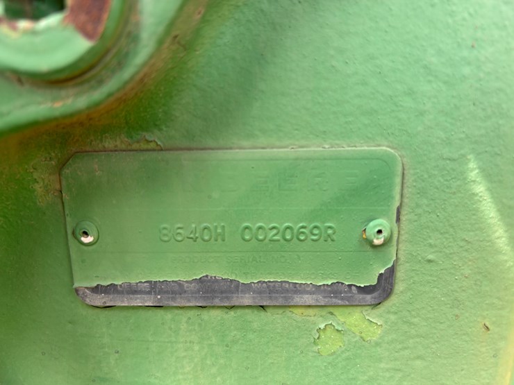 john-deere-8640-image-9