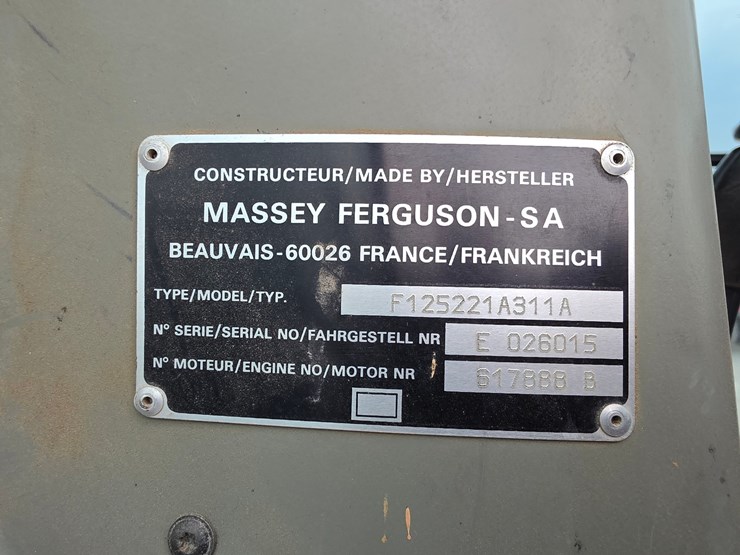 1996-massey-ferguson-6180-image-23