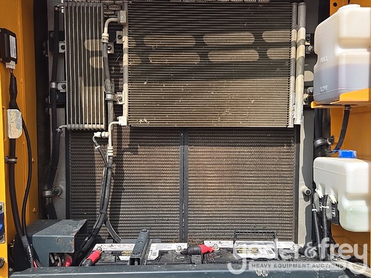 2018-hyundai-hx260l-image-39
