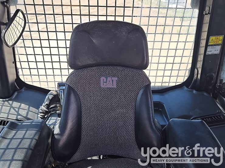 2019-caterpillar-d5k2-image-51