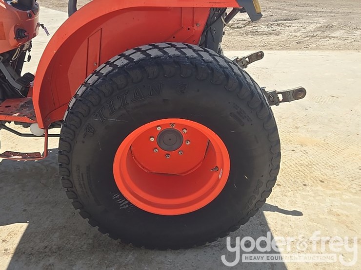 2016-kubota-mx5200d-image-10