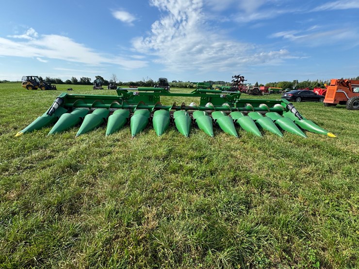 john-deere-c12f-image-9