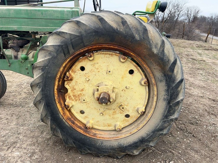 john-deere-70-image-42