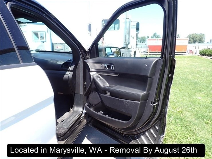2018-ford-explorer-image-24