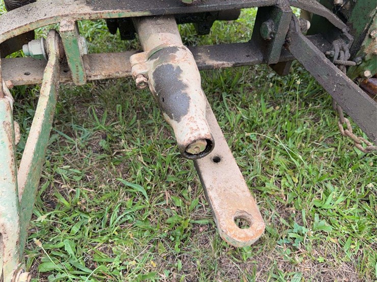 john-deere-320-image-28