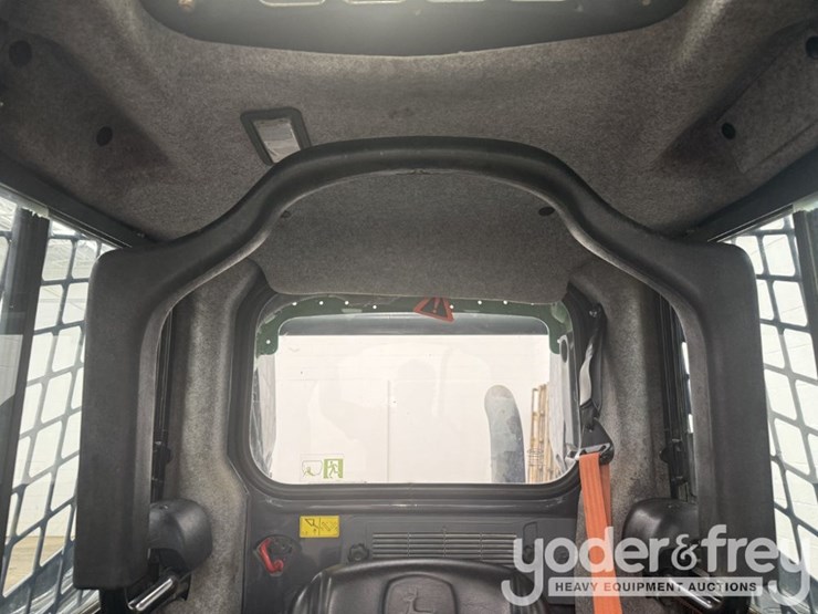 2019-deere-325g-image-26