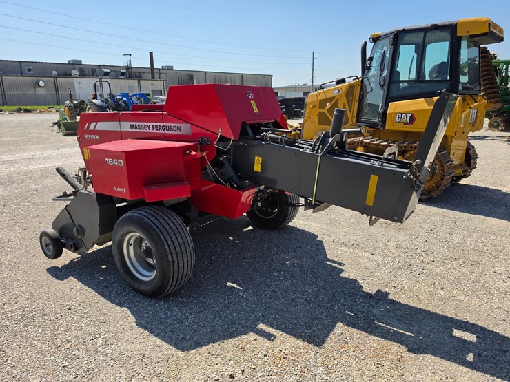 2021-massey-ferguson-1840-image-10