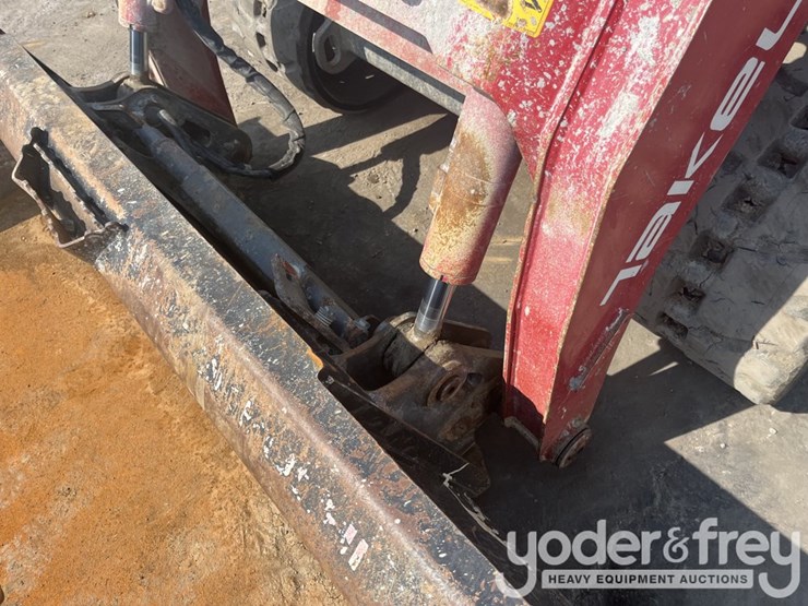 2022-takeuchi-tl10v2-image-16