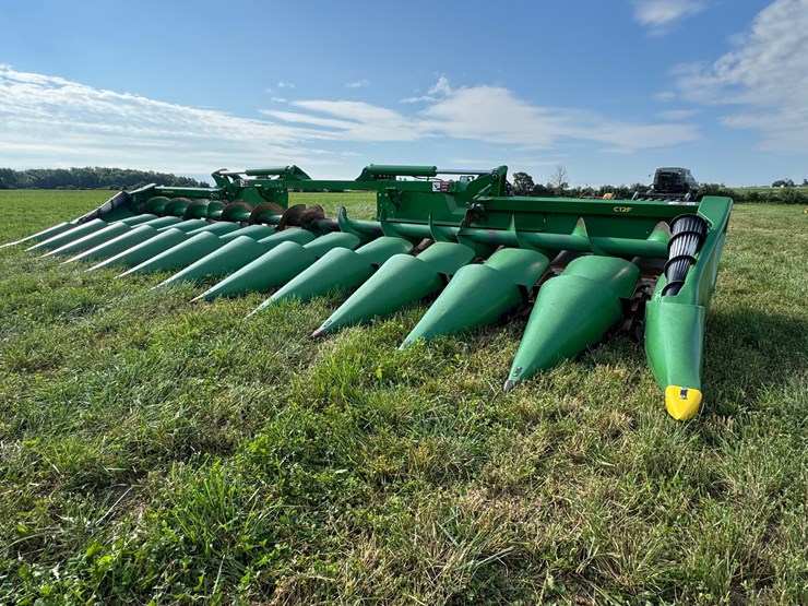 john-deere-c12f-image-1