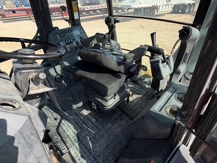 2012-deere-310k-image-11