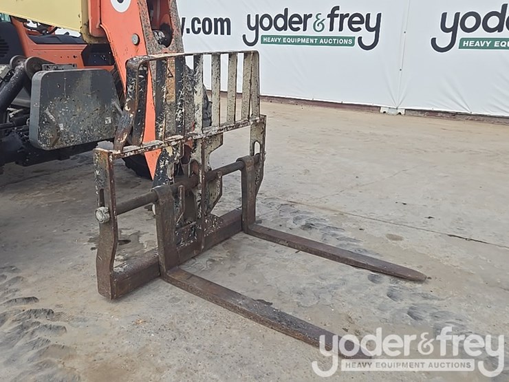 2012-jlg-g6-42a-image-14