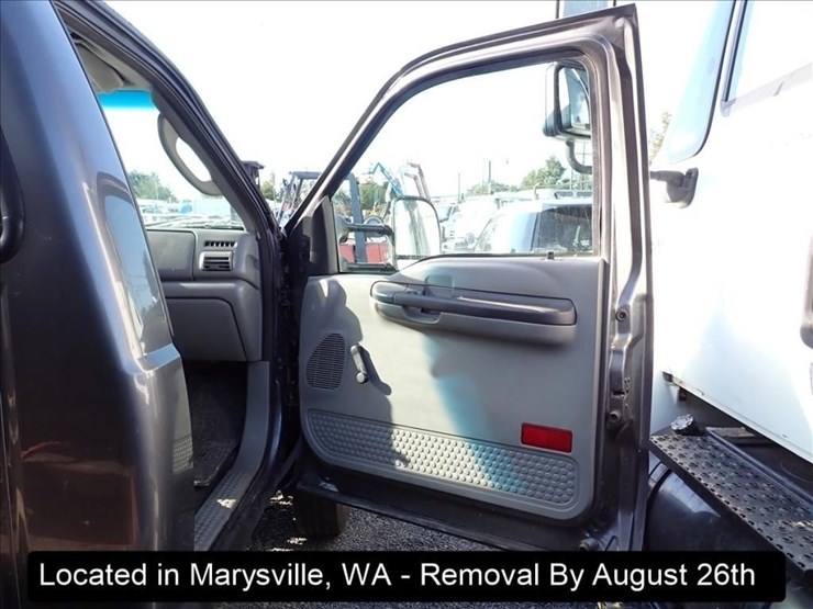 2006-ford-f550-image-21