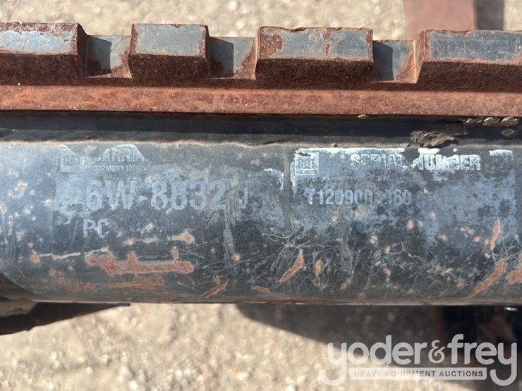 caterpillar-416-image-6