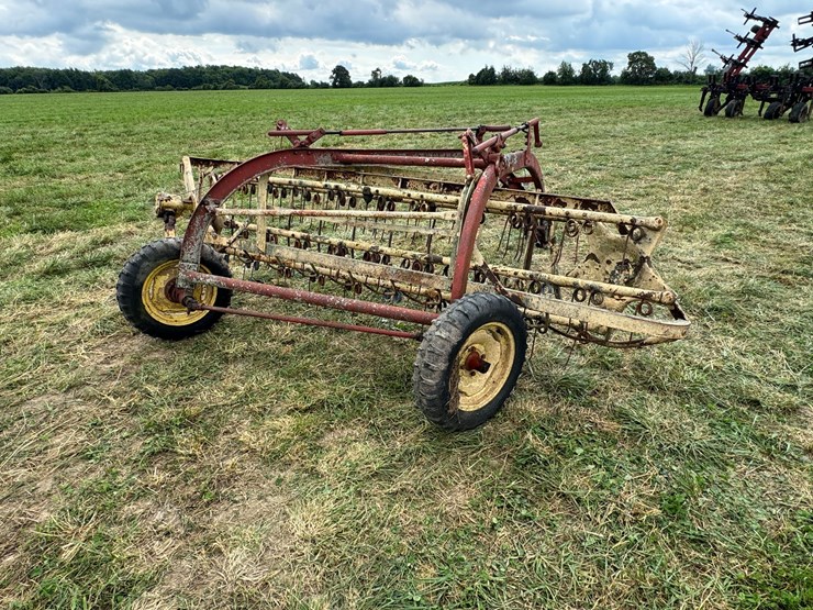 #4004-•-new-holland-10ft-bar-rake-image-5