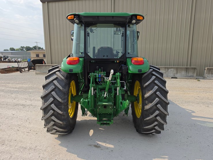 2023-john-deere-6120e-image-17