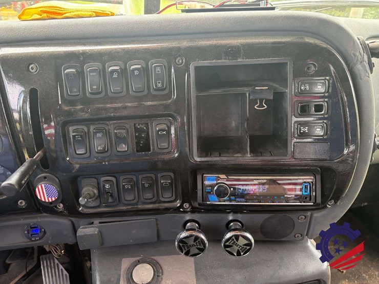 2006-mack-cxn613-t/a-truck-tractor-image-73
