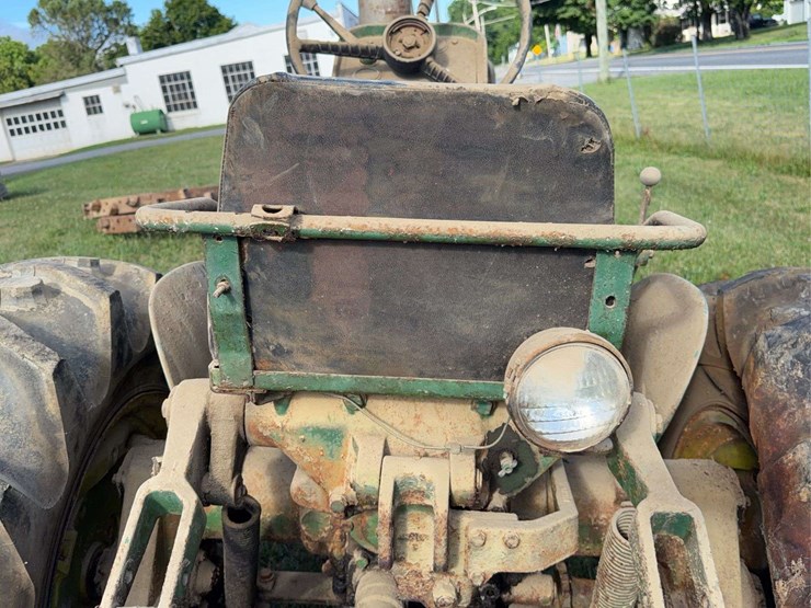 john-deere-330-image-39