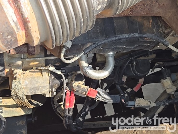 2018-hyundai-hx260l-image-56