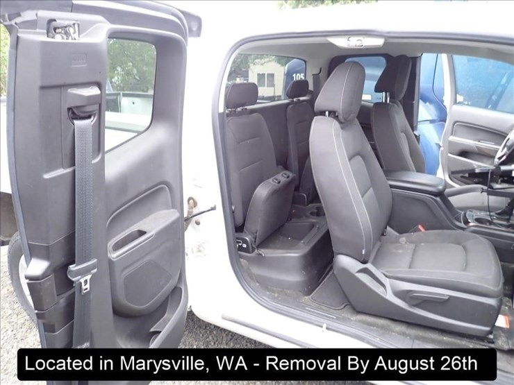 2016-gmc-canyon-image-23
