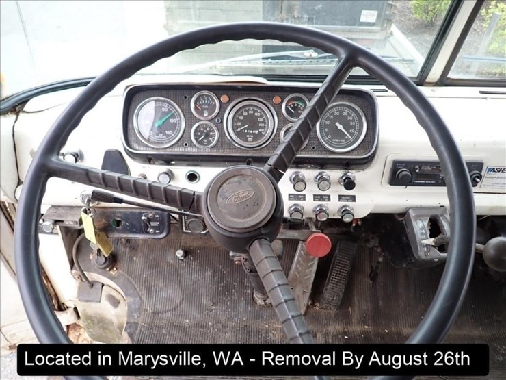 1979-ford-800-image-8