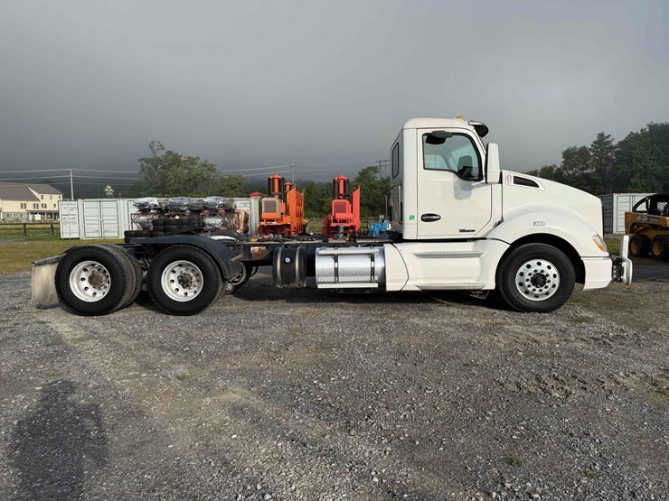 2020-kenworth-t680-image-6