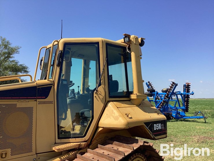 2006-caterpillar-d5n-xl-image-11