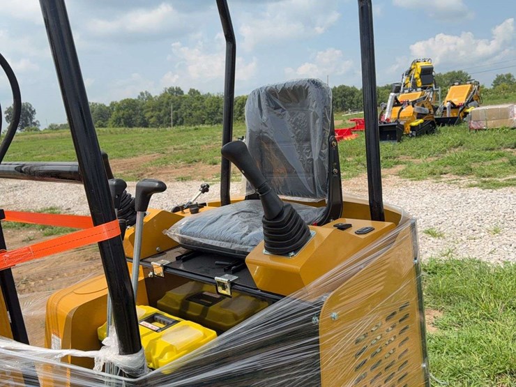 ats-rt15r-mini-excavator-image-7