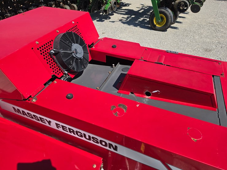 2021-massey-ferguson-1840-image-6