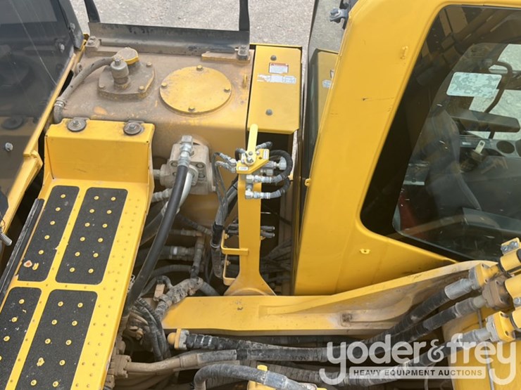 2019-komatsu-pc490-lc-11-image-22