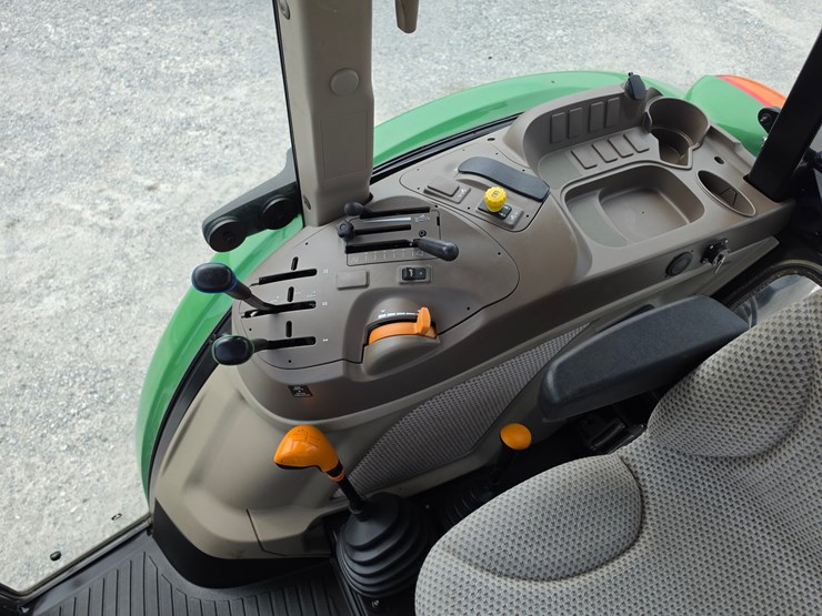 2019-john-deere-5100e-image-29