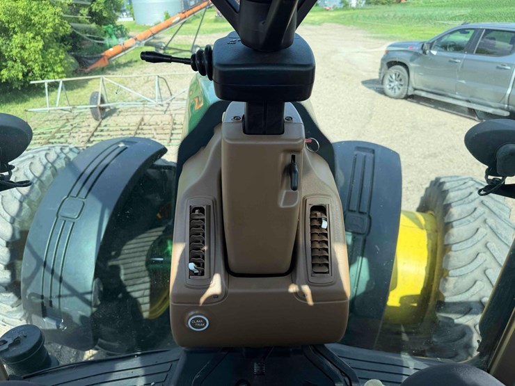 john-deere-8330-image-24