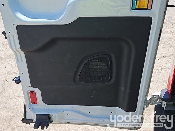 2015-ford-transit-image-21