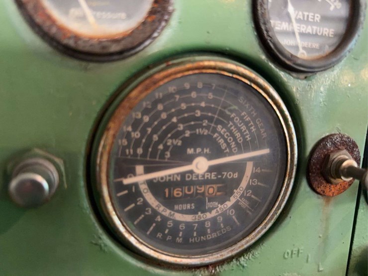john-deere-70-image-36