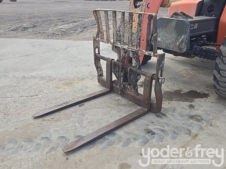 2012-jlg-g6-42a-image-13