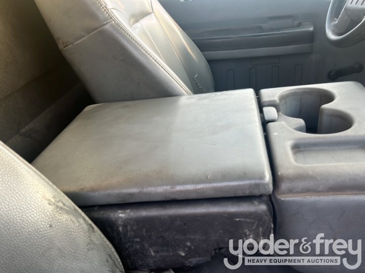 2011-ford-f550-image-47