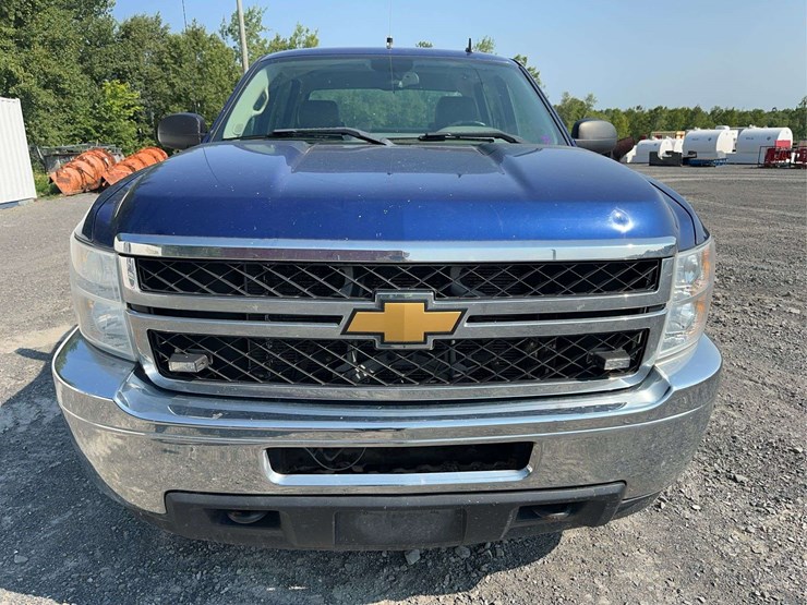 2013-chevrolet-silverado-2500hd-image-2