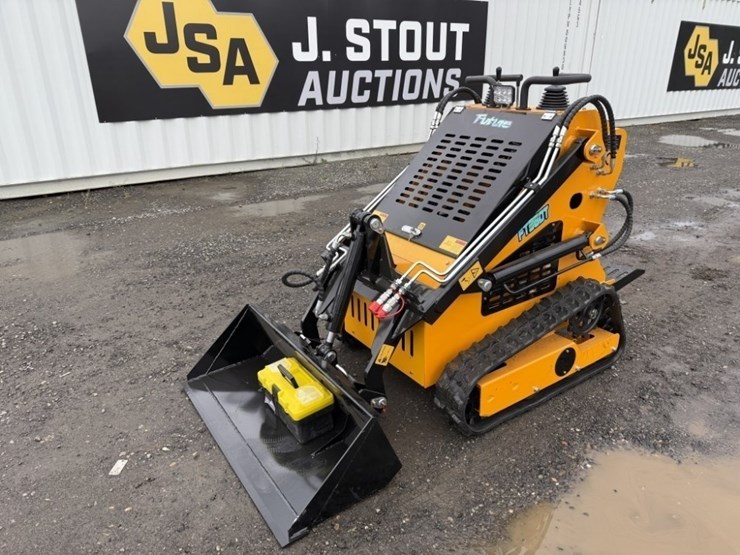 2026-future-ft360t-mini-compact-track-loader-image-1