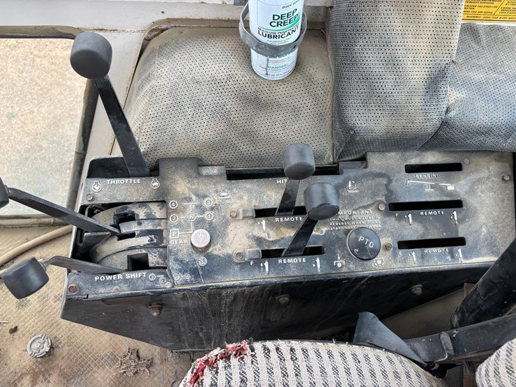 case-2390-tractor-image-9