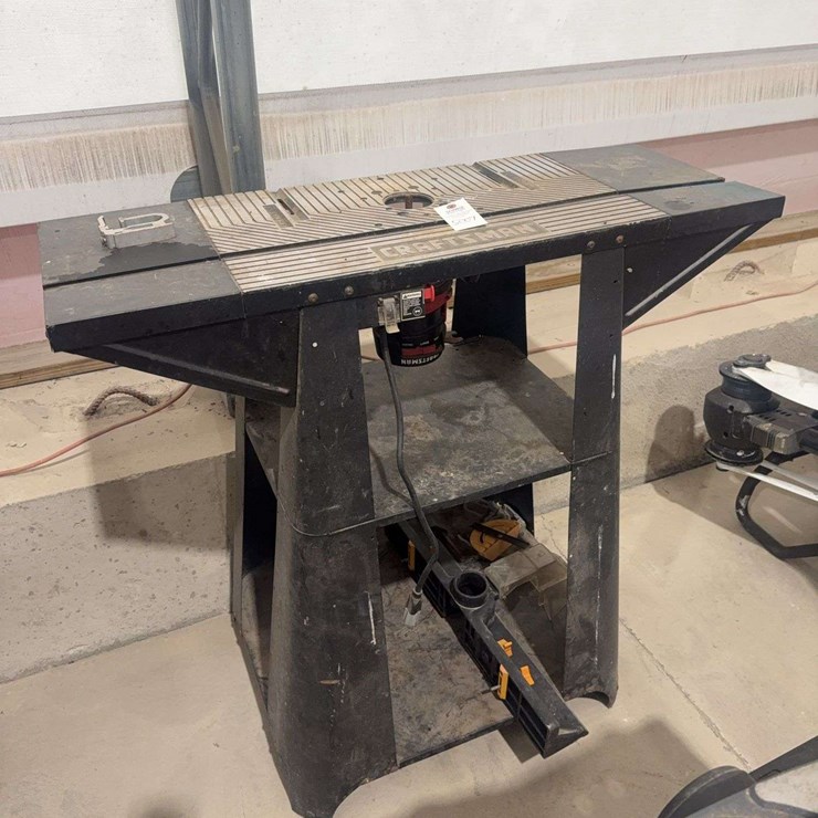 Craftsman router table
