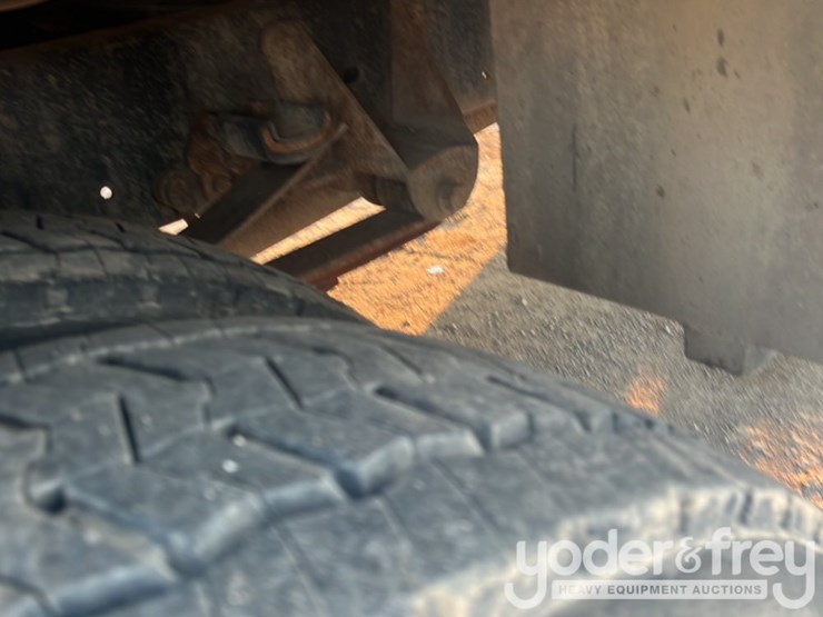 2011-ford-f550-image-38