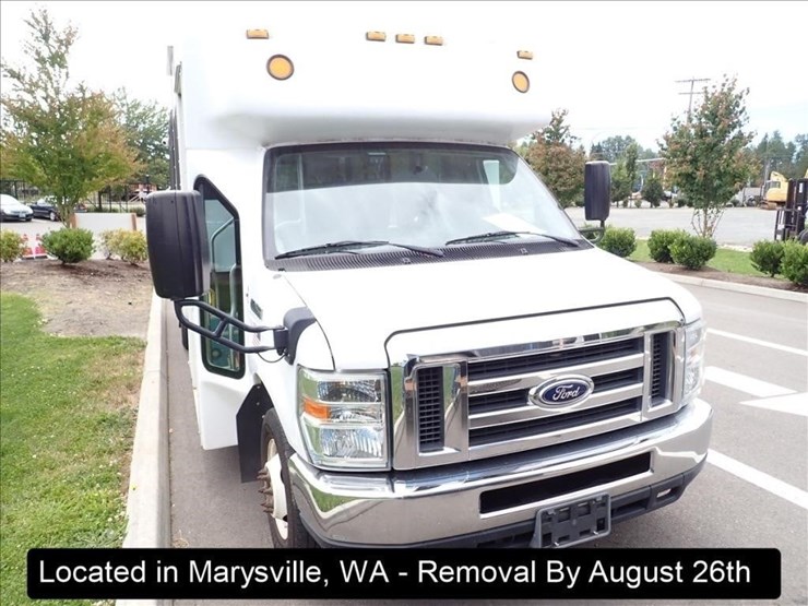 2015-ford-e450-image-13