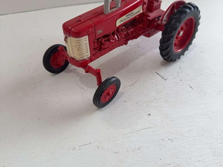 ertl-mccormick-farmall-350,-die-cast-metal,-1/16-scale-image-2