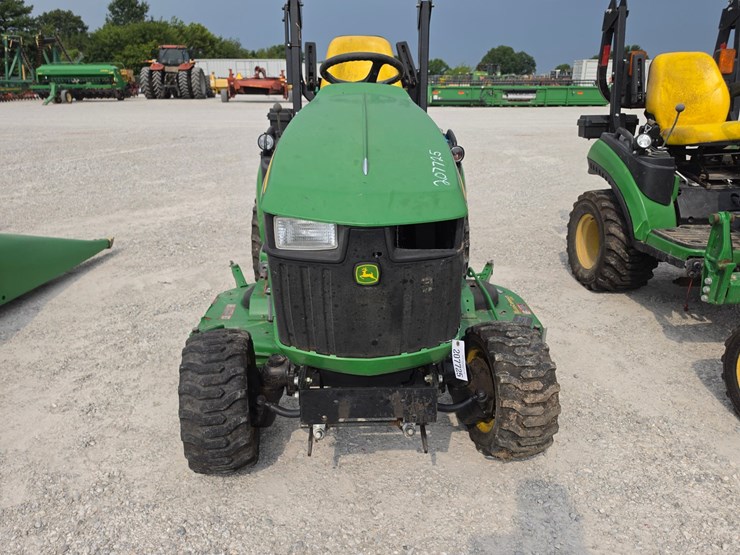 2015-john-deere-1025r-image-2