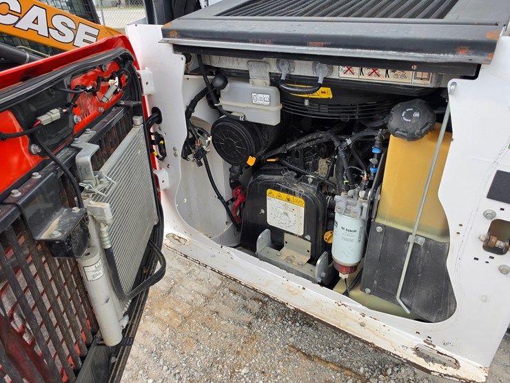 2021-bobcat-t76-image-19