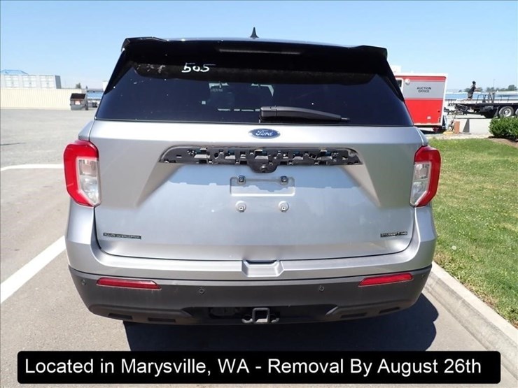 2021-ford-explorer-image-18