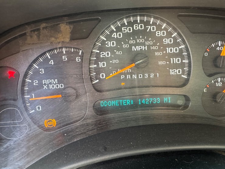 2005-gmc-1500-image-12